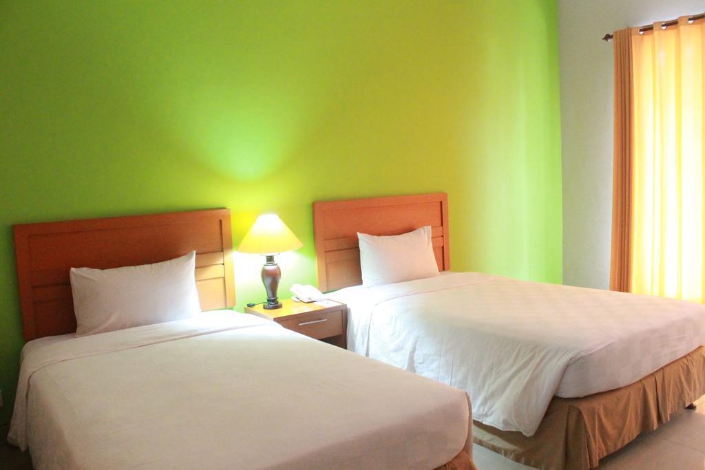 Town House Bukit Damai Indah Hotel Баликпапан Екстериор снимка